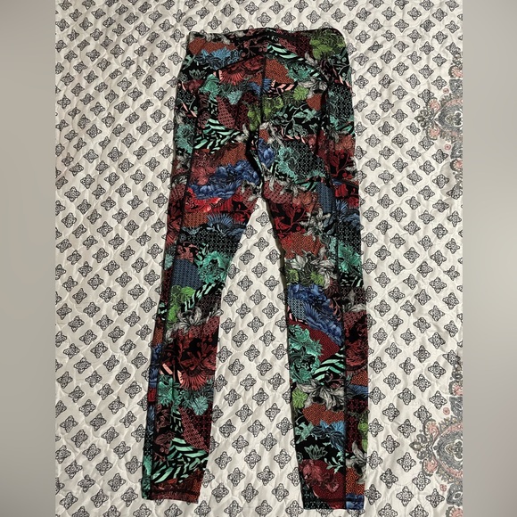 Lululemon Align Patterned Leggings with Pockets Size 6 - Picture 2 of 4